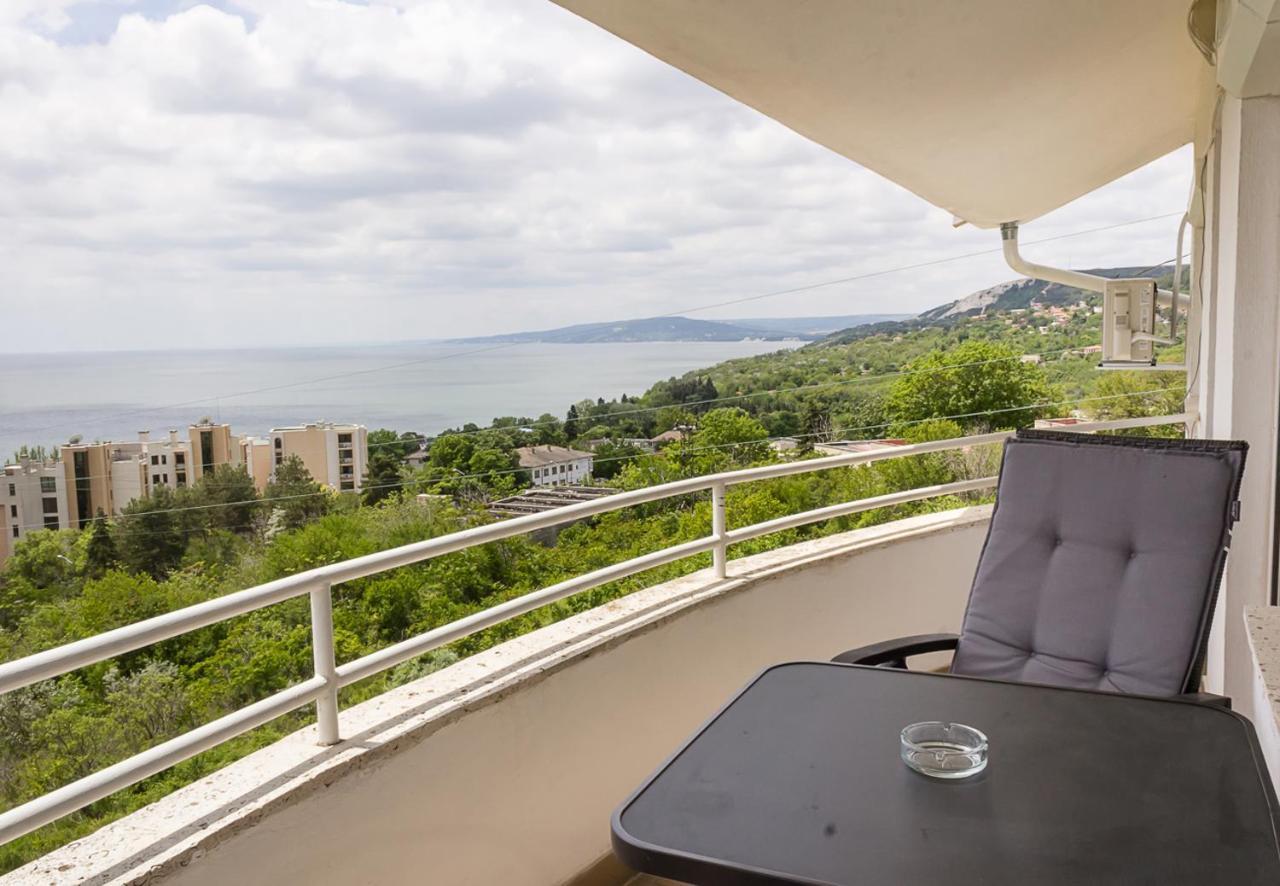 Apartamento Two Identical Designer 2Bd Flats With Sea View In Balchik By Flat Mаnager Exterior foto