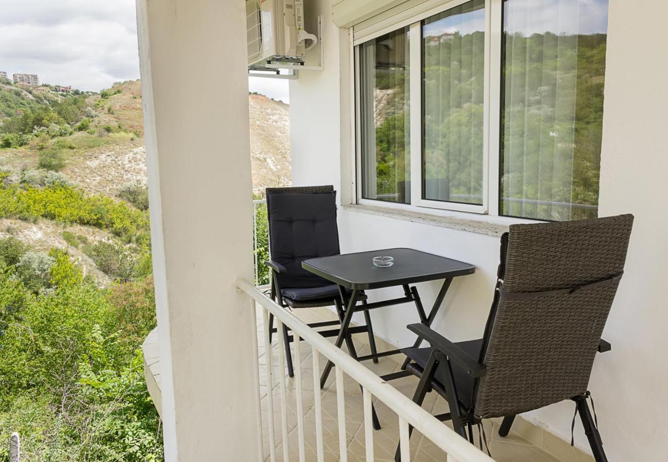 Apartamento Two Identical Designer 2Bd Flats With Sea View In Balchik By Flat Mаnager Exterior foto